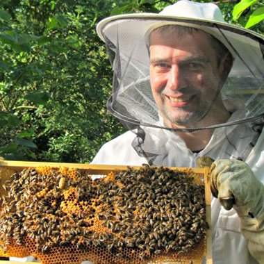 Imker von Bienenretter